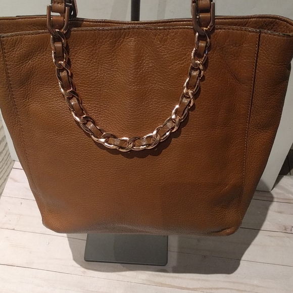 Beautiful brown bag by Michael Kors 🌸 - Picture 5 of 9